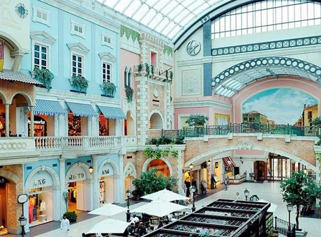 Mercato Shopping Mall Interior